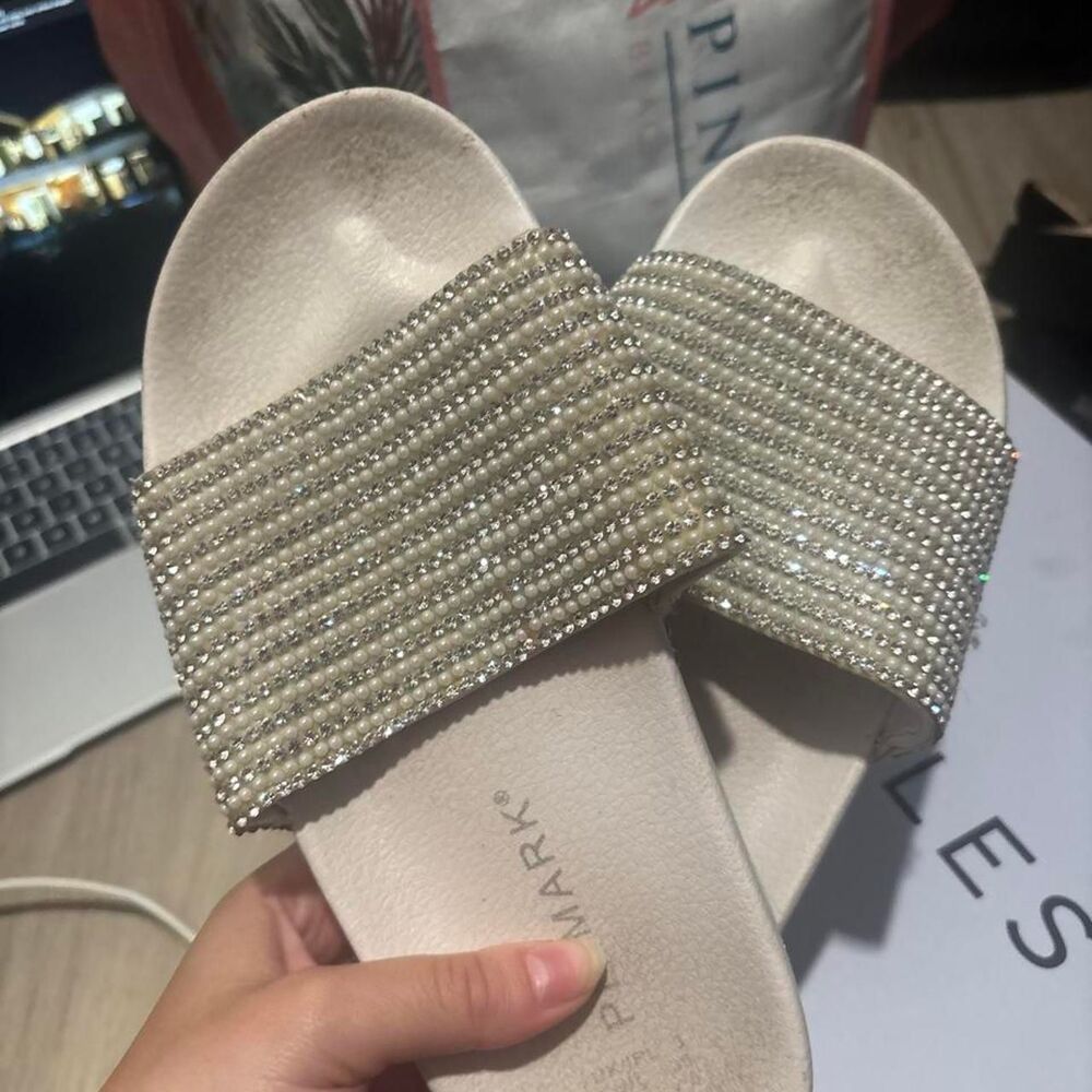 Pearl slides size 6